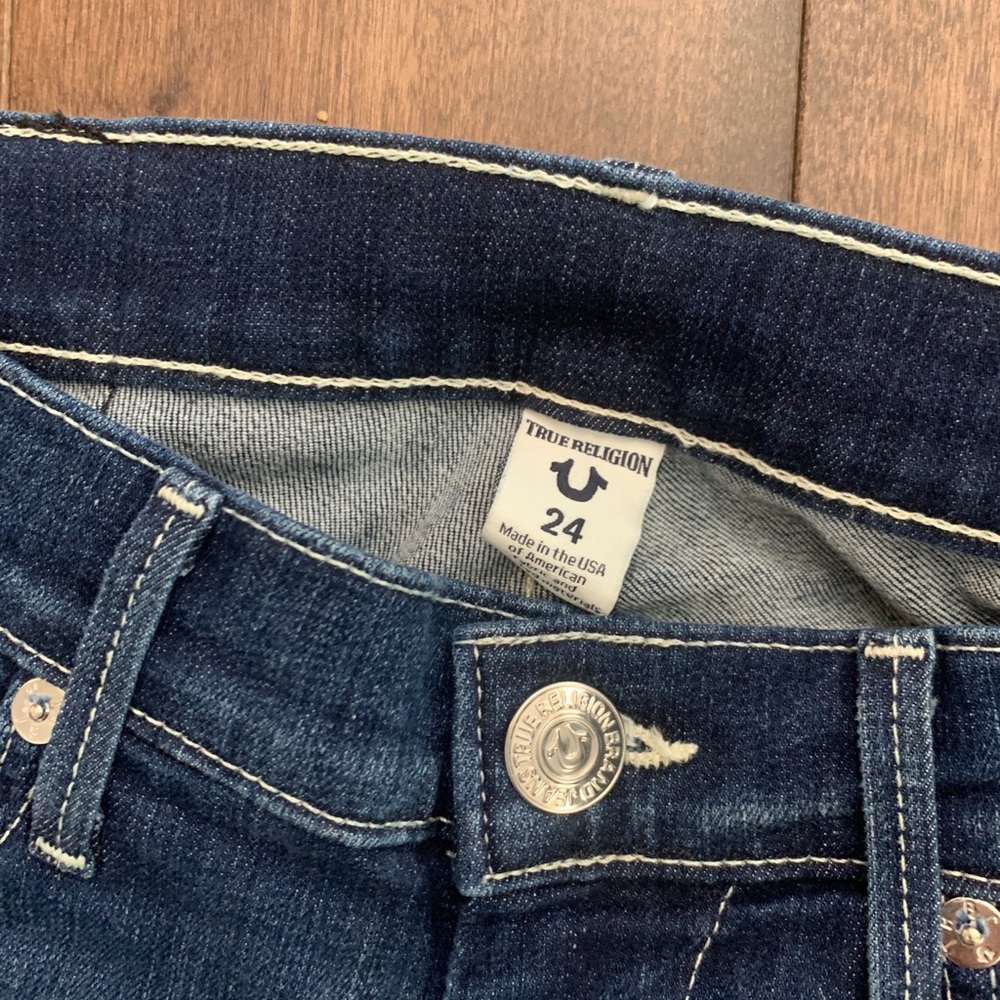 True Religion Bermuda Shorts, Size 24 - Picture 4 of 4